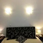 Kairos Apartment