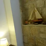 Kairos Apartment
