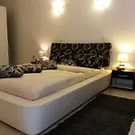 Kairos Apartment