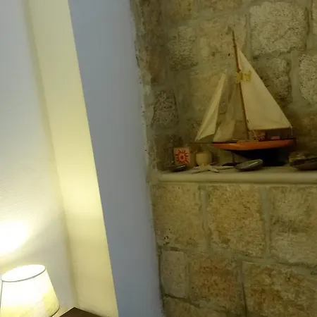 Kairos Apartment